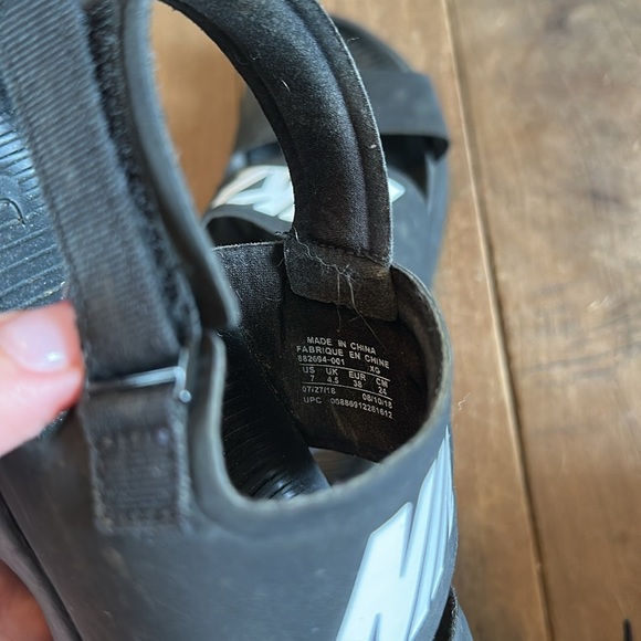 Nike women’s sandals size 7 - Picture 5 of 5